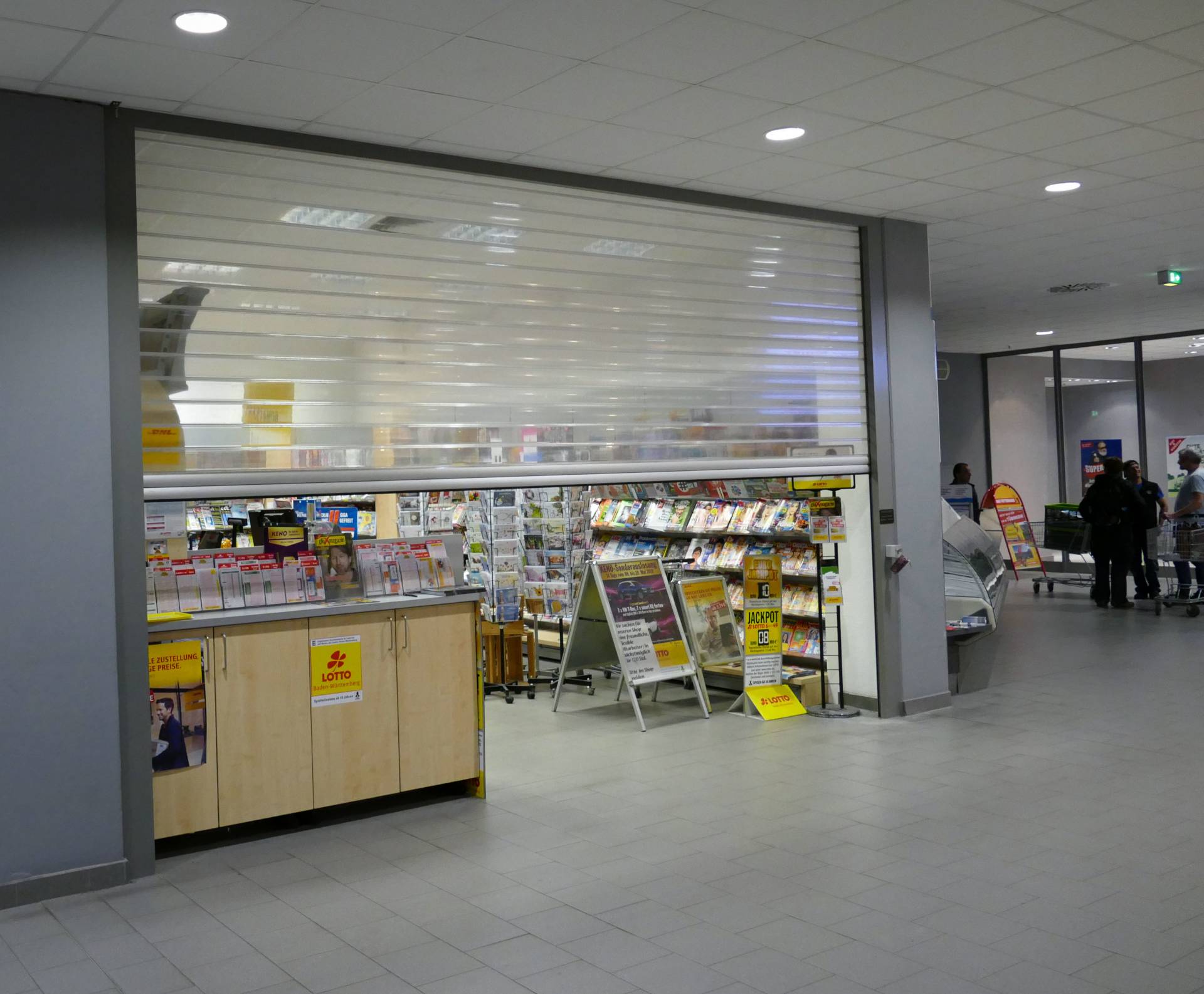 <i class='fas fa-angle-double-right'></i> Ein gepflegtes, anziehendes Zeitschriften– und Tabakwarengeschäft. limtech wünscht sich genau Sie als Kunden!
